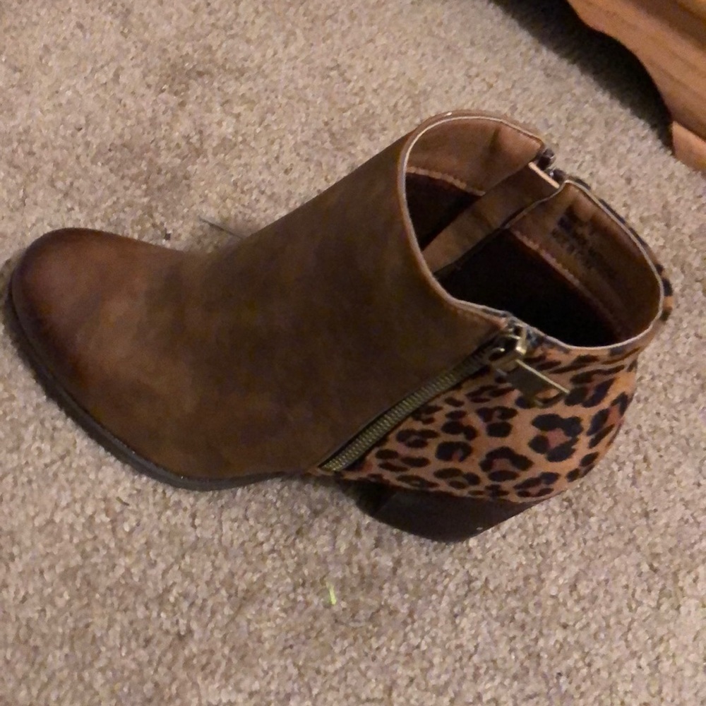 Brand new booties - Picture 2 of 4